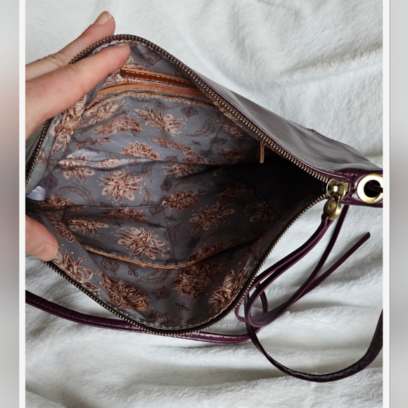 Hobo Ziggy crossbody in Eggplant - Like new - Picture 4 of 8
